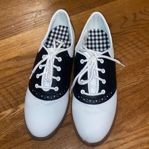 Predictions Saddle Shoes